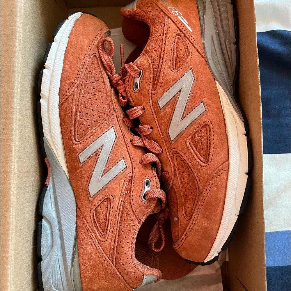 New Balance 990